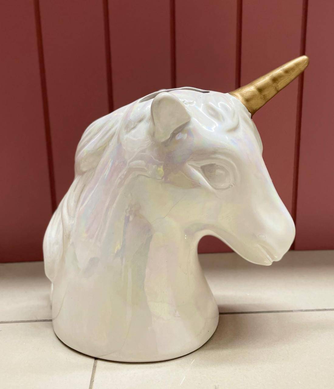 Unicórnio Busto Chifre Dourado
