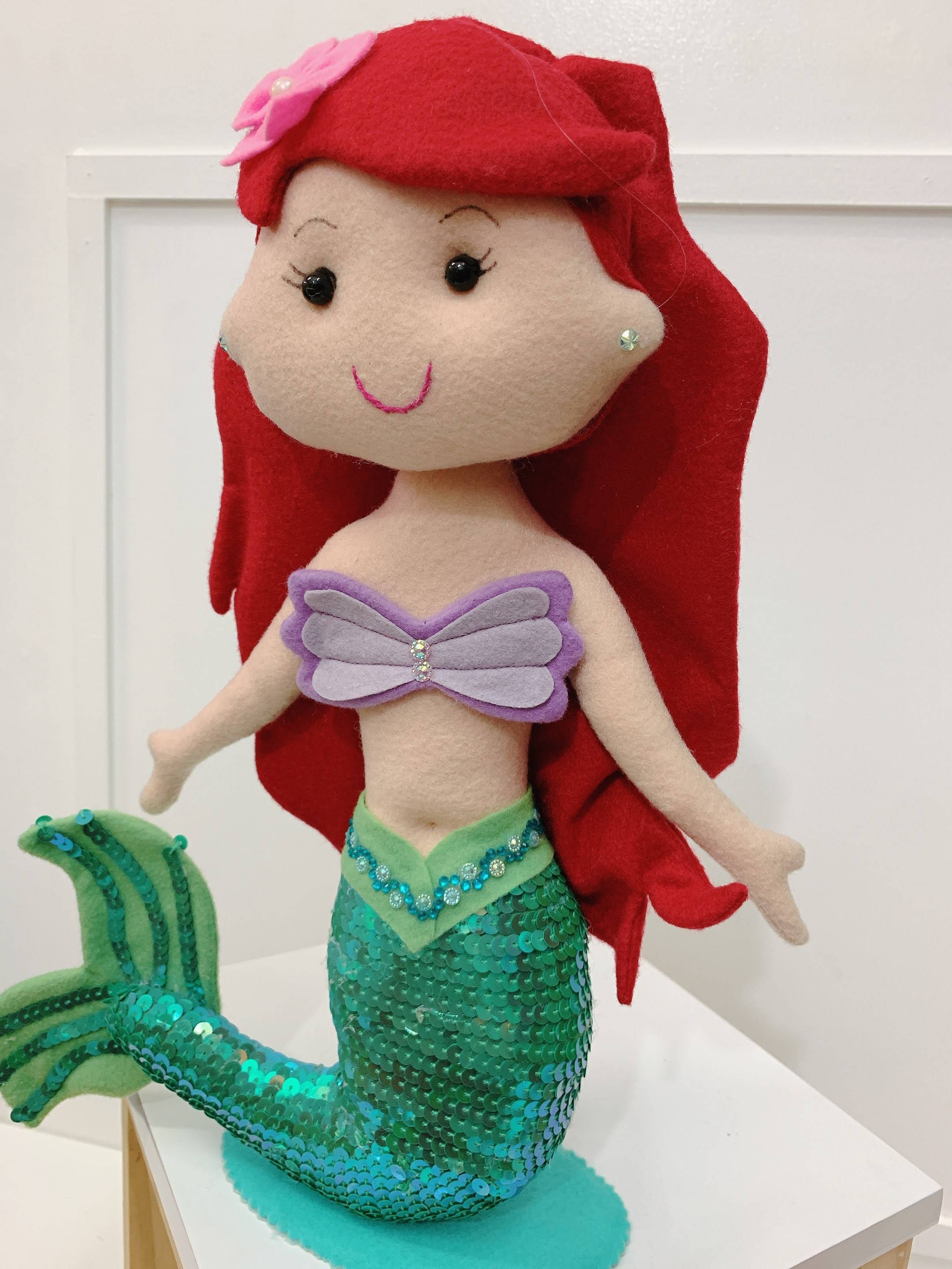 Boneca Ariel Feltro