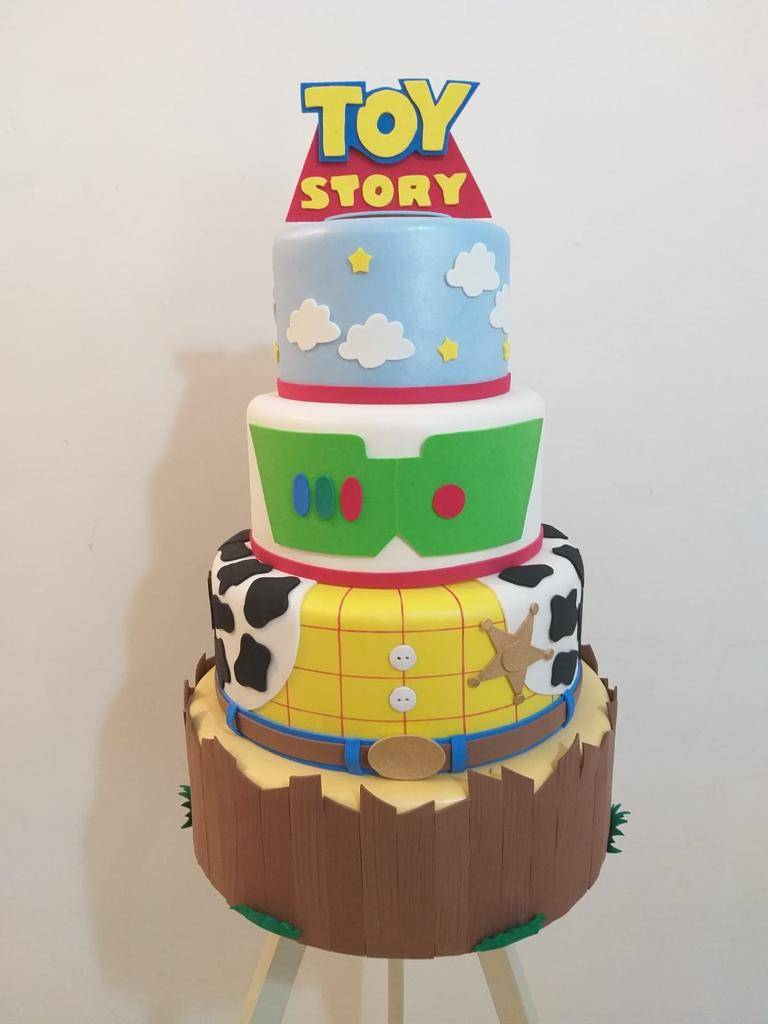 Bolo Fake Toy Story - 4 andares
