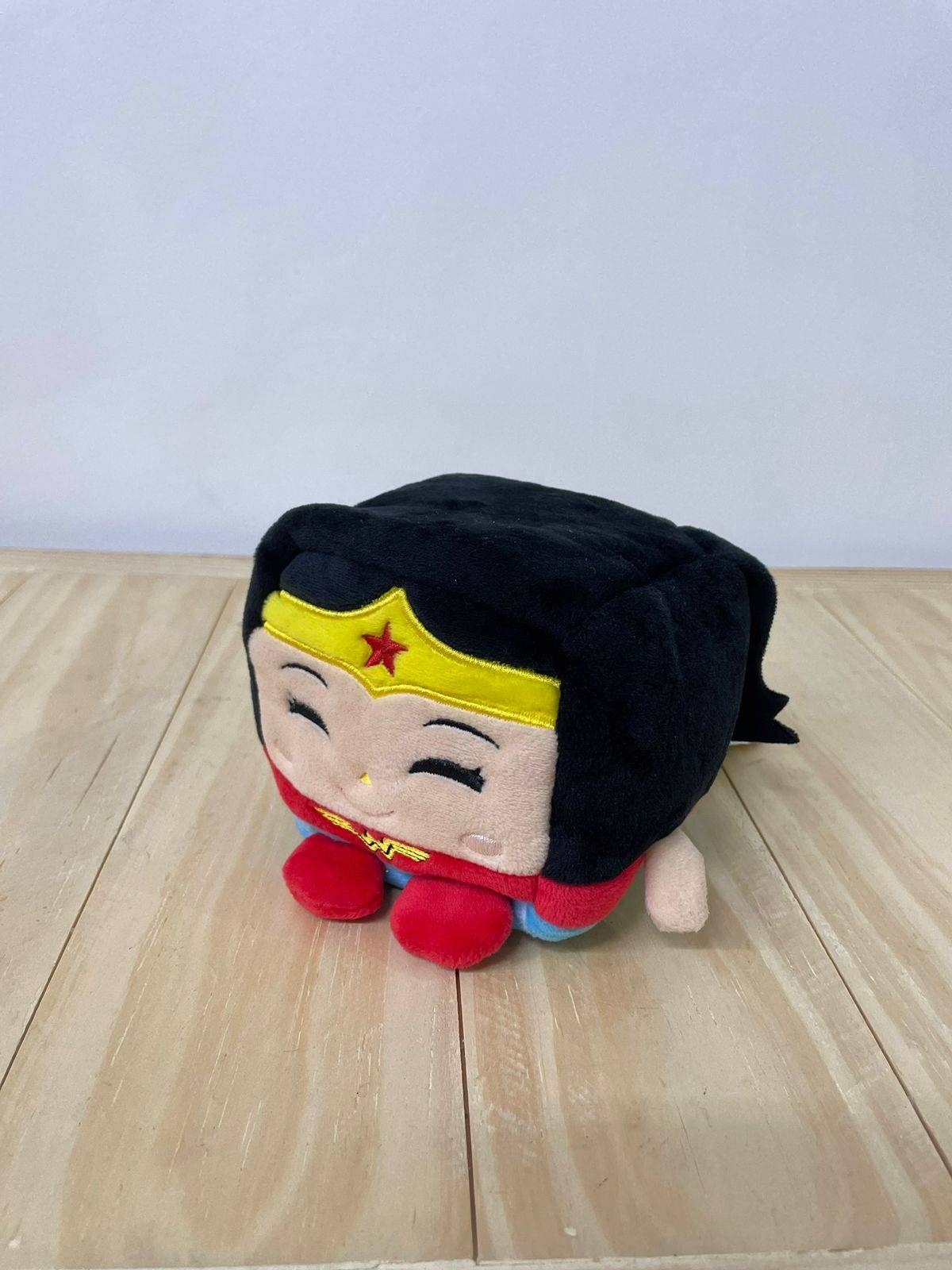 Mulher Maravilha Mini
