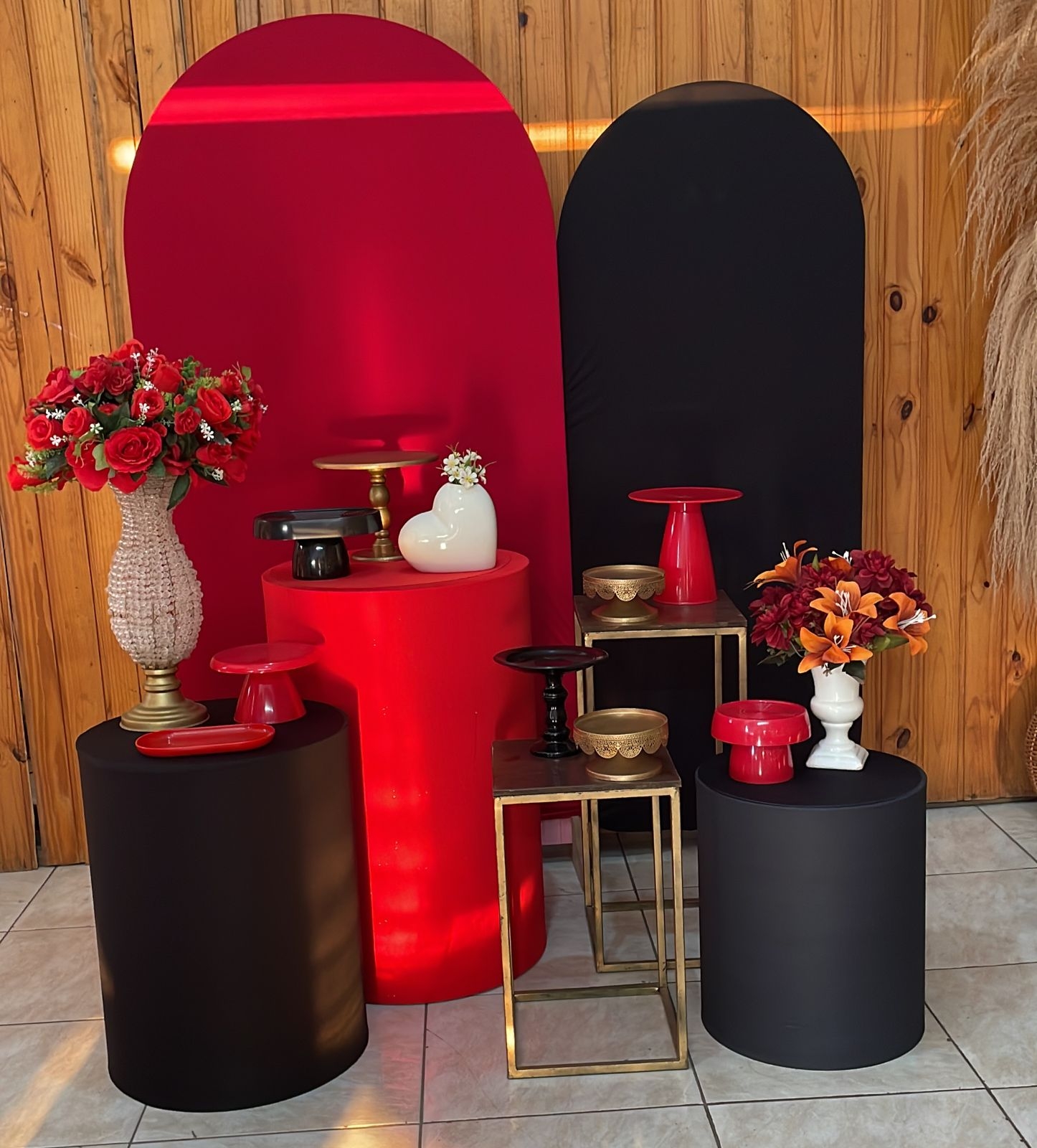 VERMELHO E PRETO