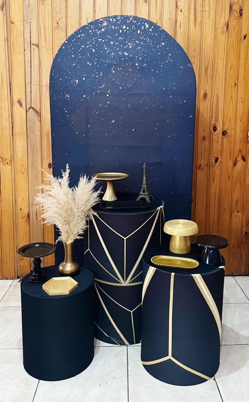 PRETO E DOURADO