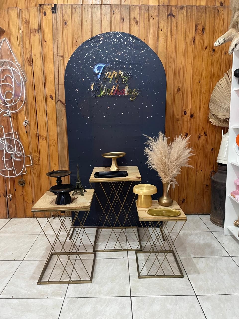  PRETO E DOURADO 