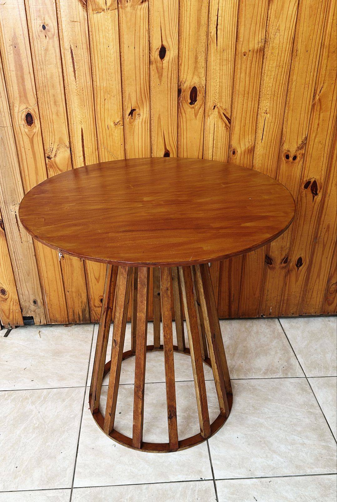 MESA RIPADA REDONDA