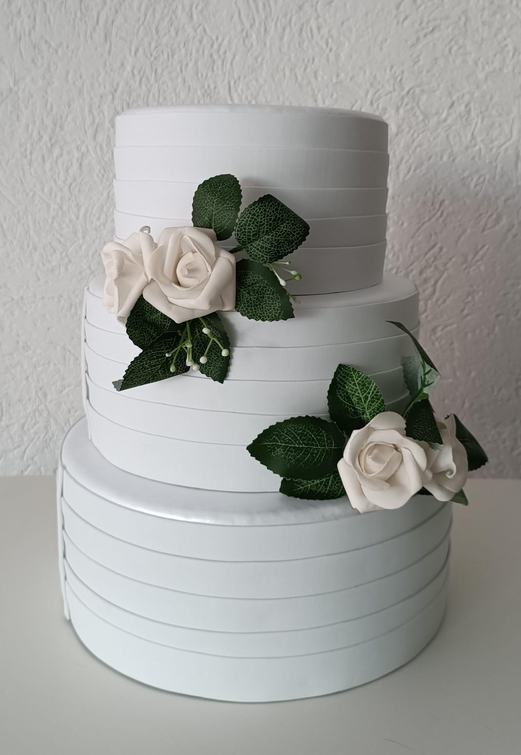 Bolo Cenográfico Branco Com Flores