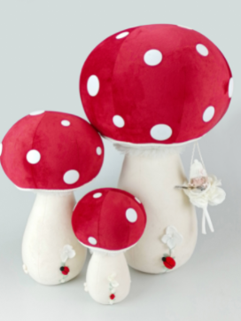 Trio de cogumelos de pelúcia vermelho jardim
